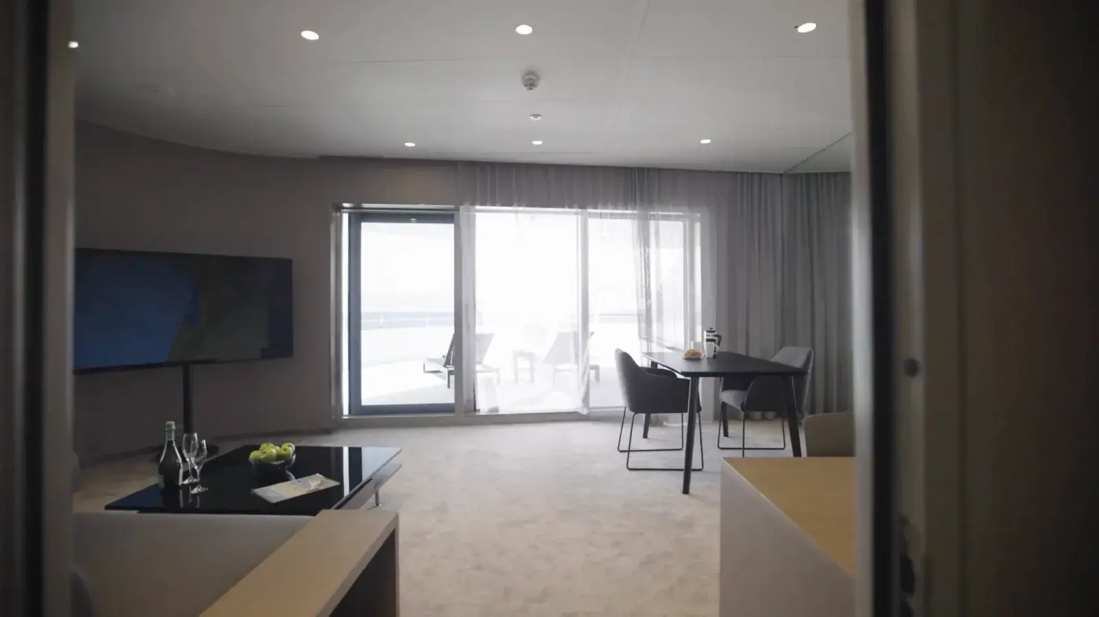 Emerald Azzurra yacht suite interior