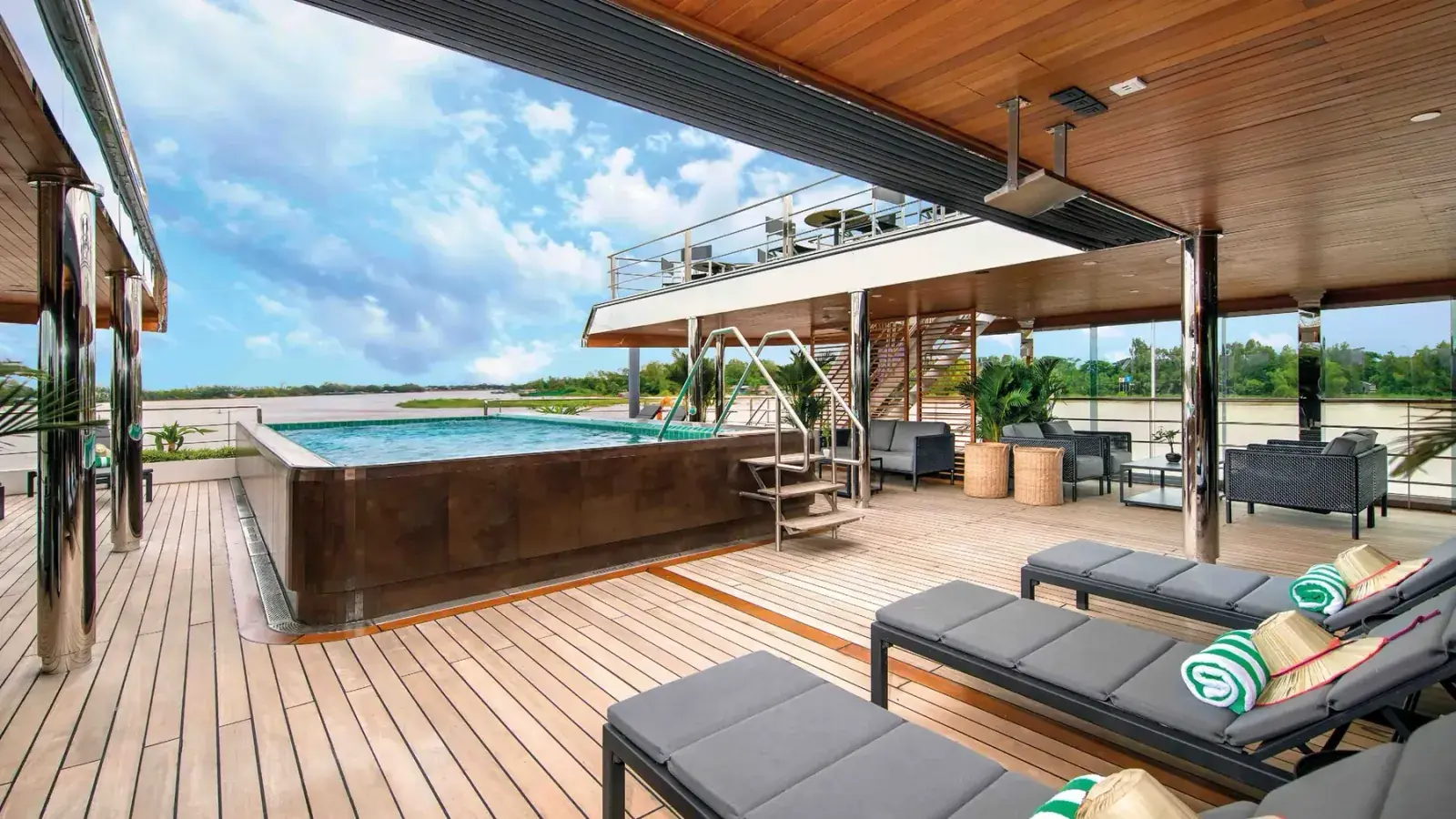 Emerald Harmony river cruise ship pool