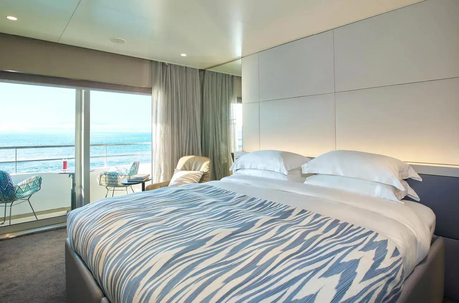 Emerald Sakara luxury yacht suite