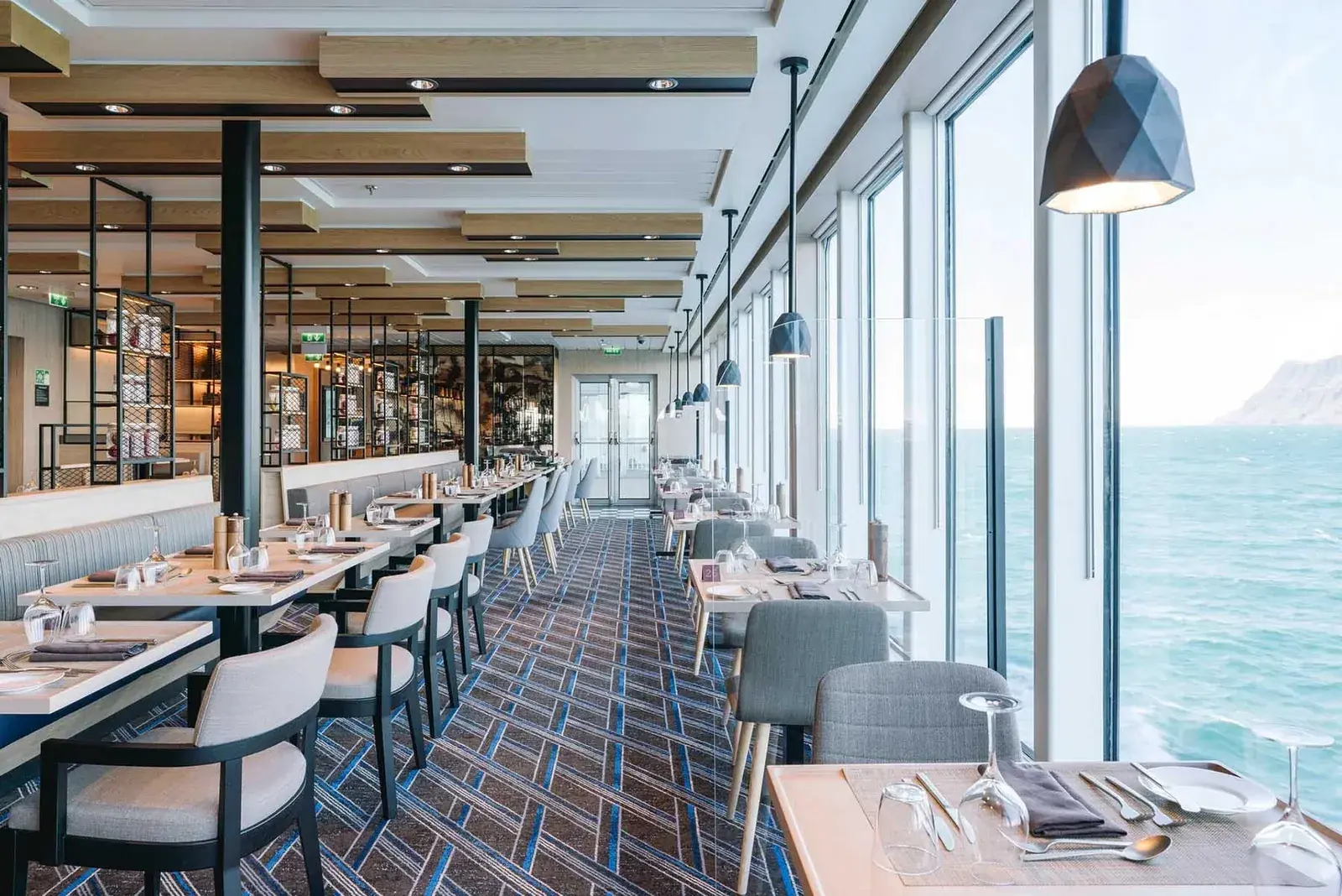 HX expeditions ms roald amundsen restaurant aune interior