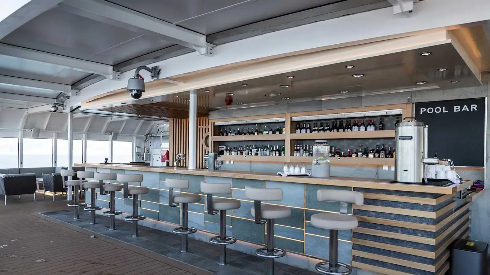 HX expeditions ms roald amundsen pool bar