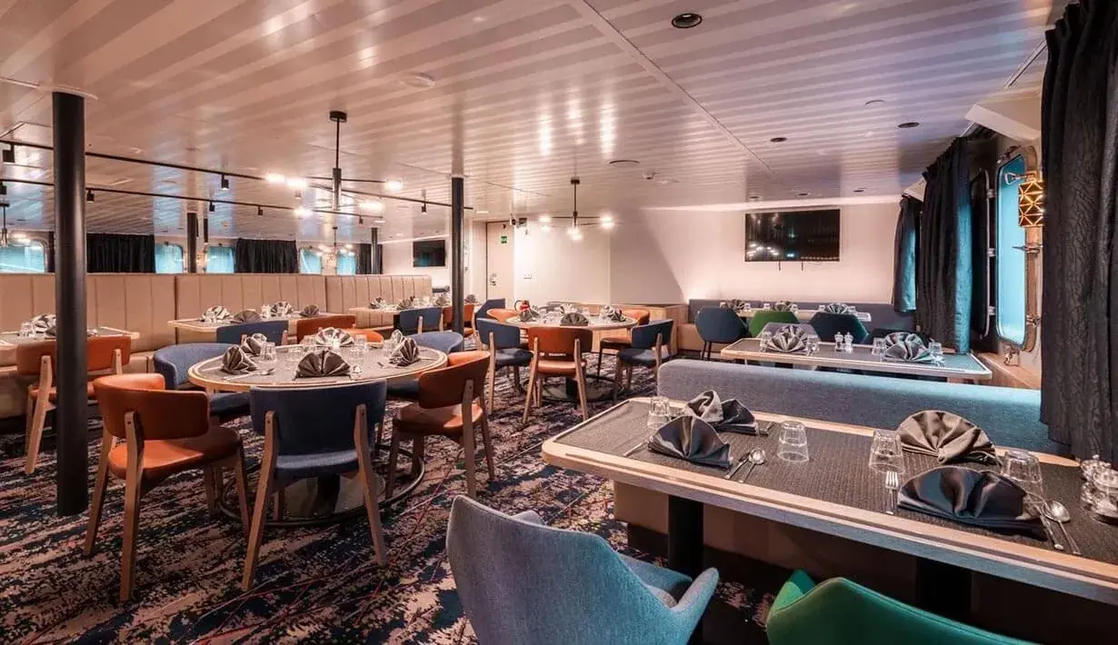 Dining room aboard MV Plancius