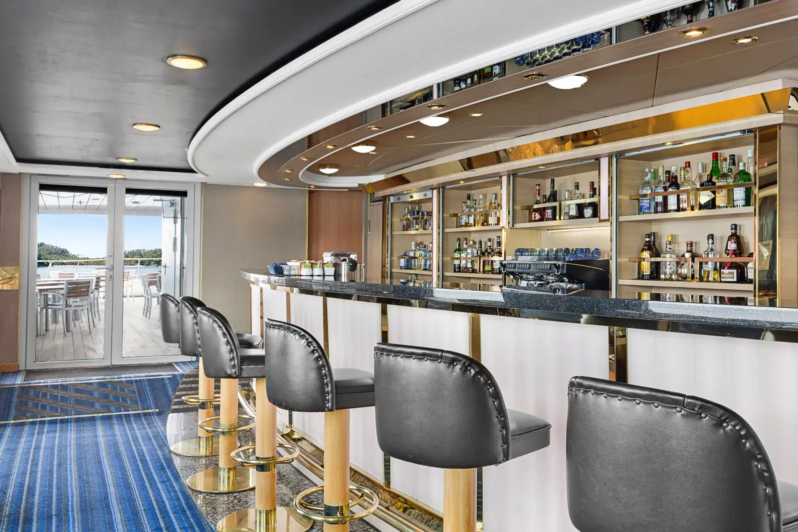 National Geographic Orion lounge bar