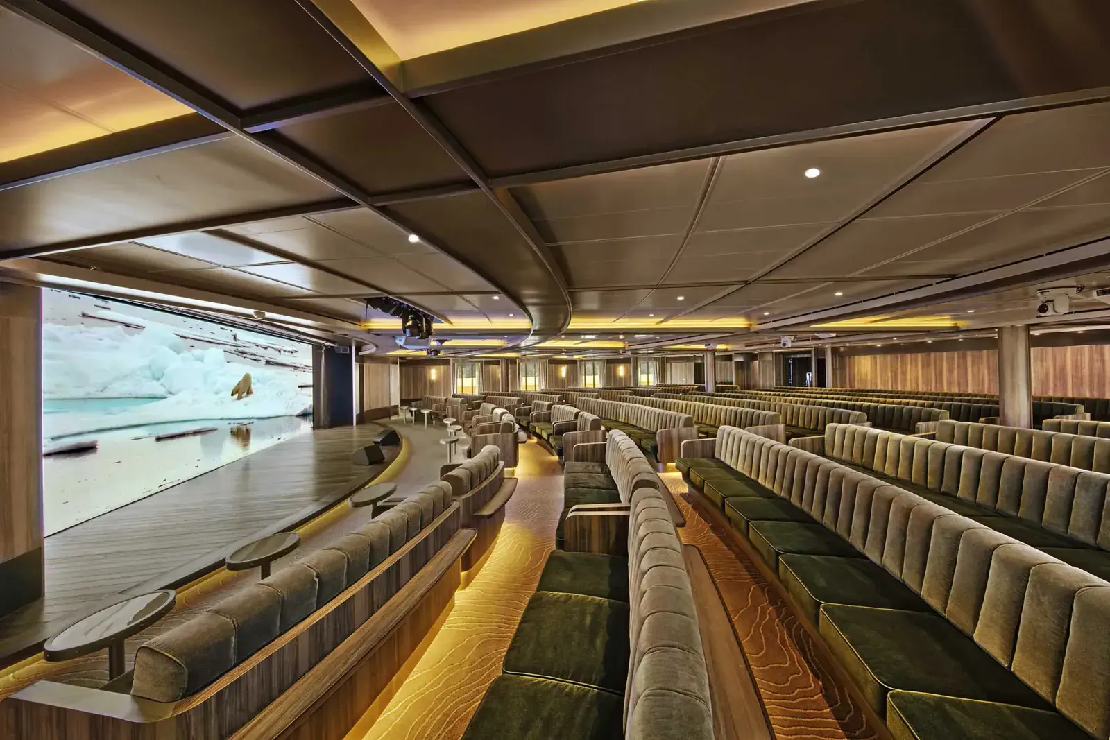 Seabourn Venture / Pursuit Discovery Center