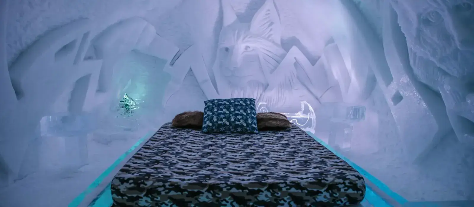 A themed suite at Hôtel de Glace