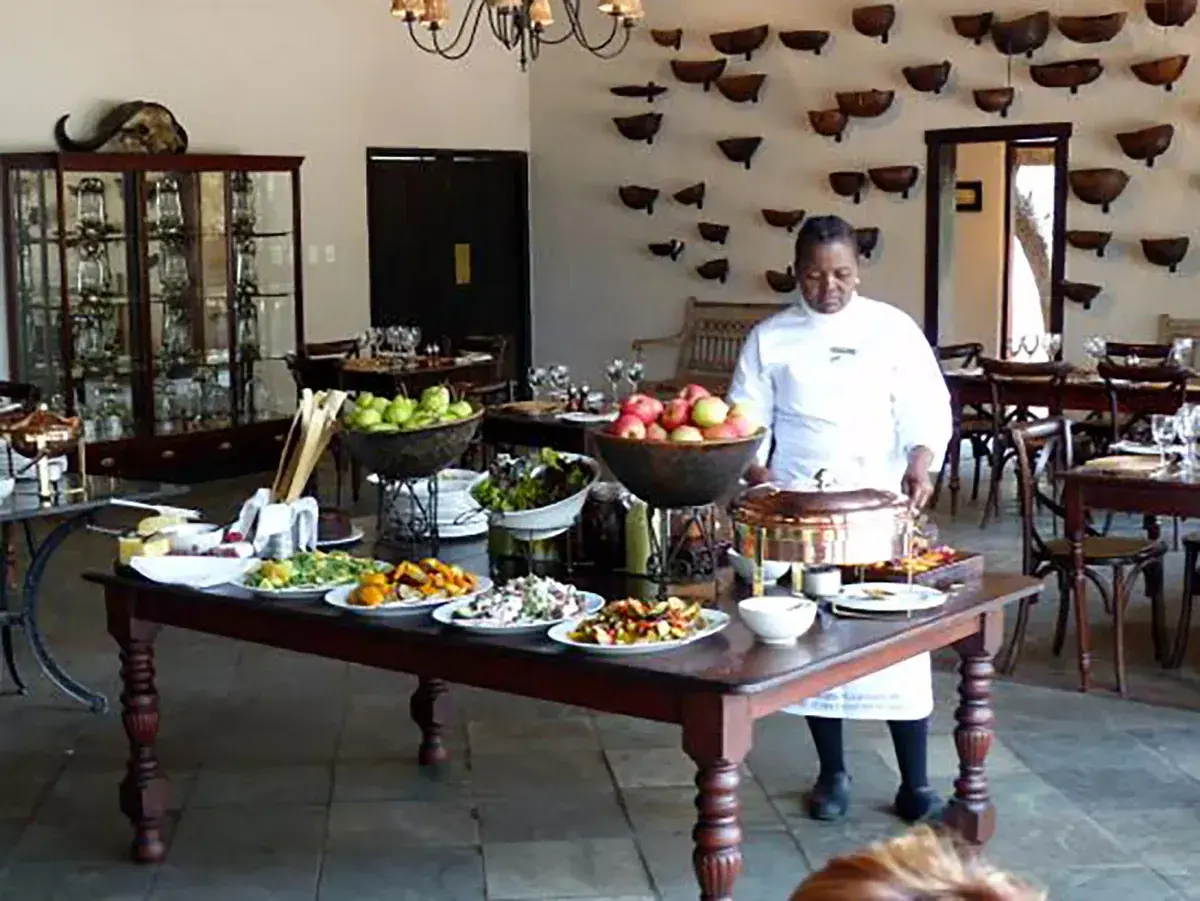 &Beyond Ngala Safari Lodge: Dining Pavilion