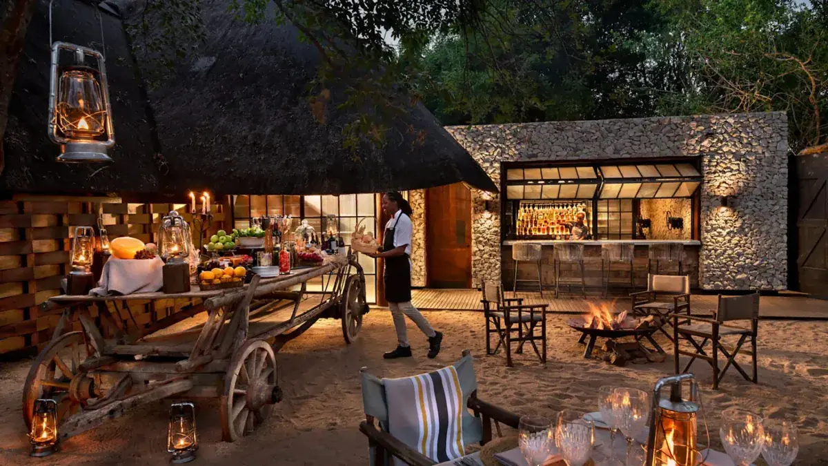 &Beyond Ngala Safari Lodge: Outdoor Boma