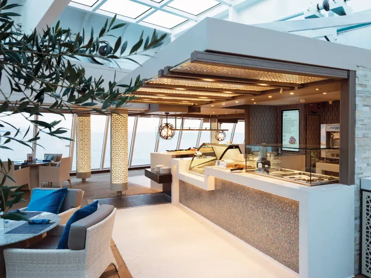 Crystal Serenity: Scoops Gelato Bar