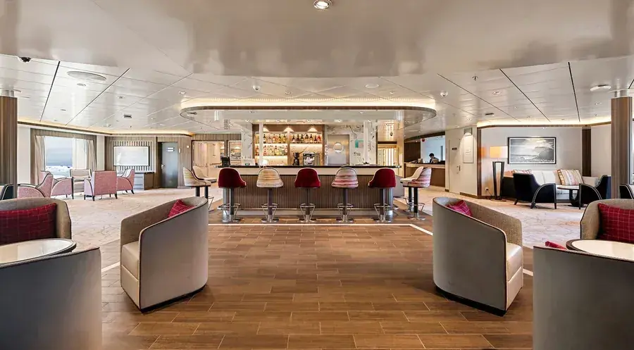 Douglas Mawson bar and observation lounge