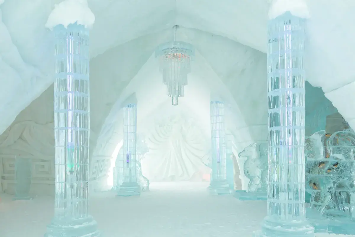 Hotel de Glace: Grand Hall