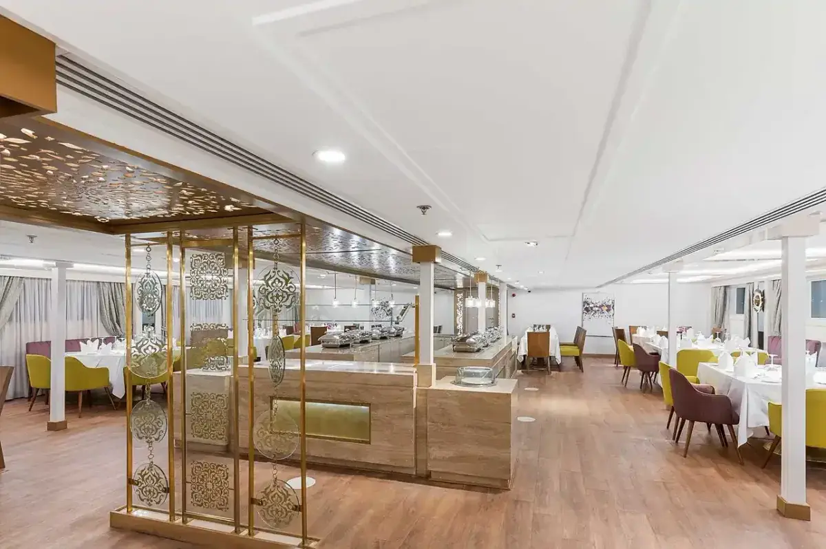 HS Nebu Nile cruise ship restaurant