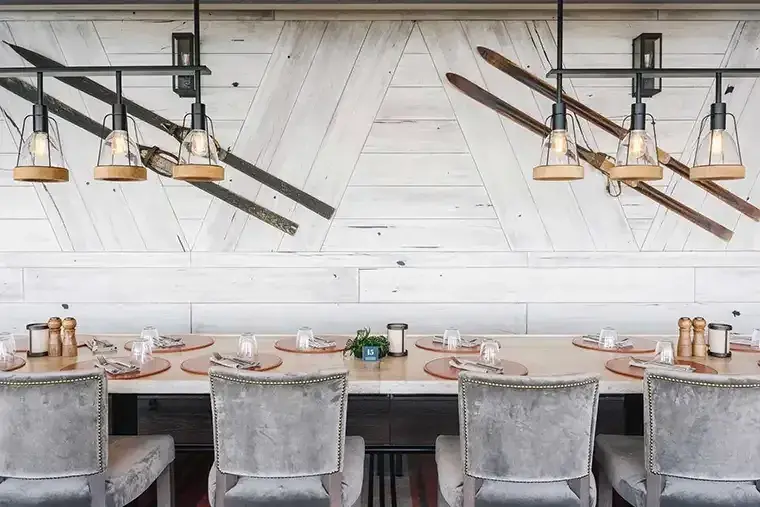 MS Roald Amundsen: Restaurant Fredheim