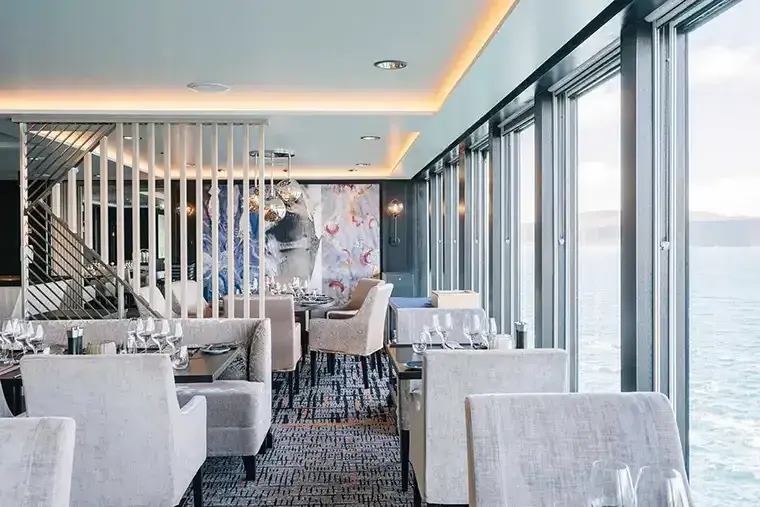 MS Roald Amundsen: Restaurant Lindstrøm