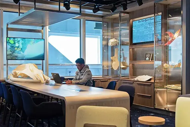 MS Roald Amundsen: Science Center