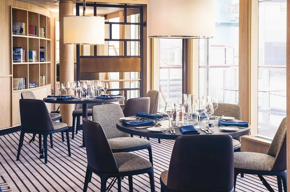 National Geographic Endurance C-Greens Restaurant dining room