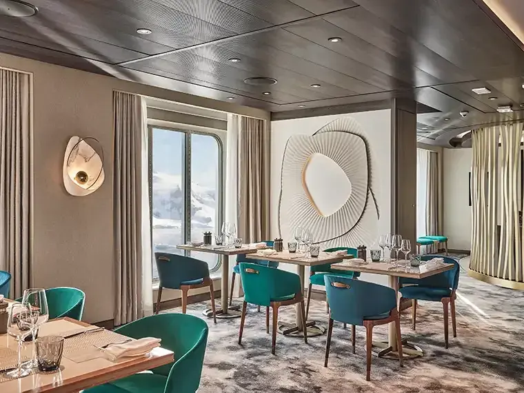 Silver Endeavour main dining restaurant