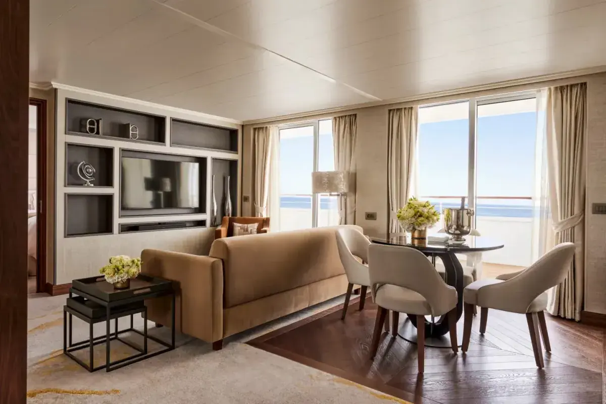 Crystal Serenity: Junior Crystal Penthouse Suite