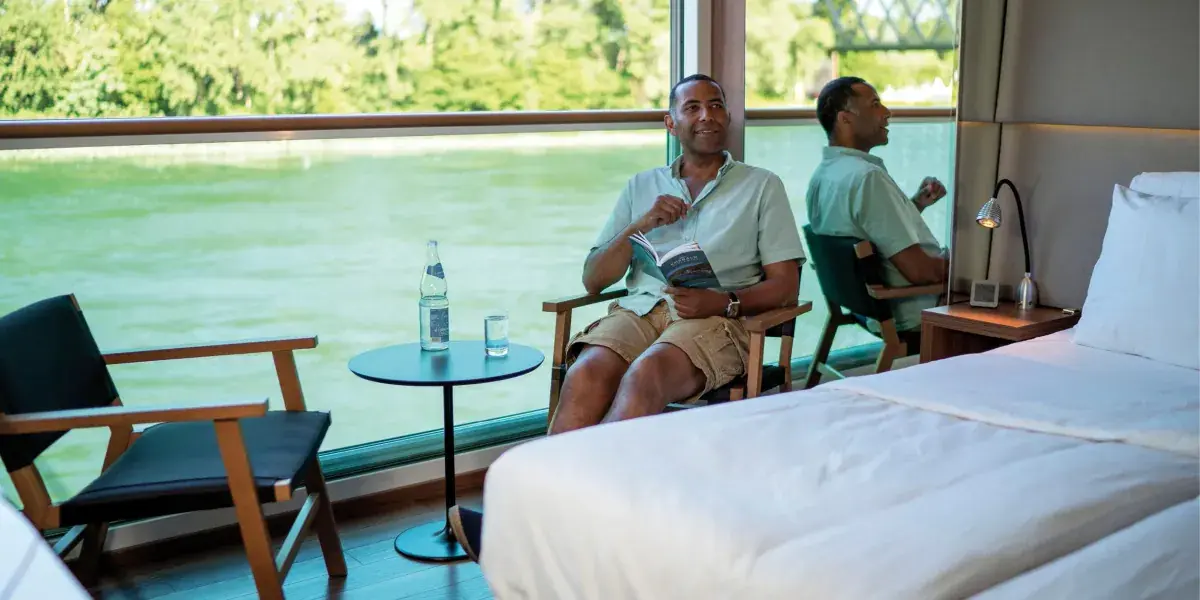 Emerald Star-Ships: Emerald Panorama Balcony Suite