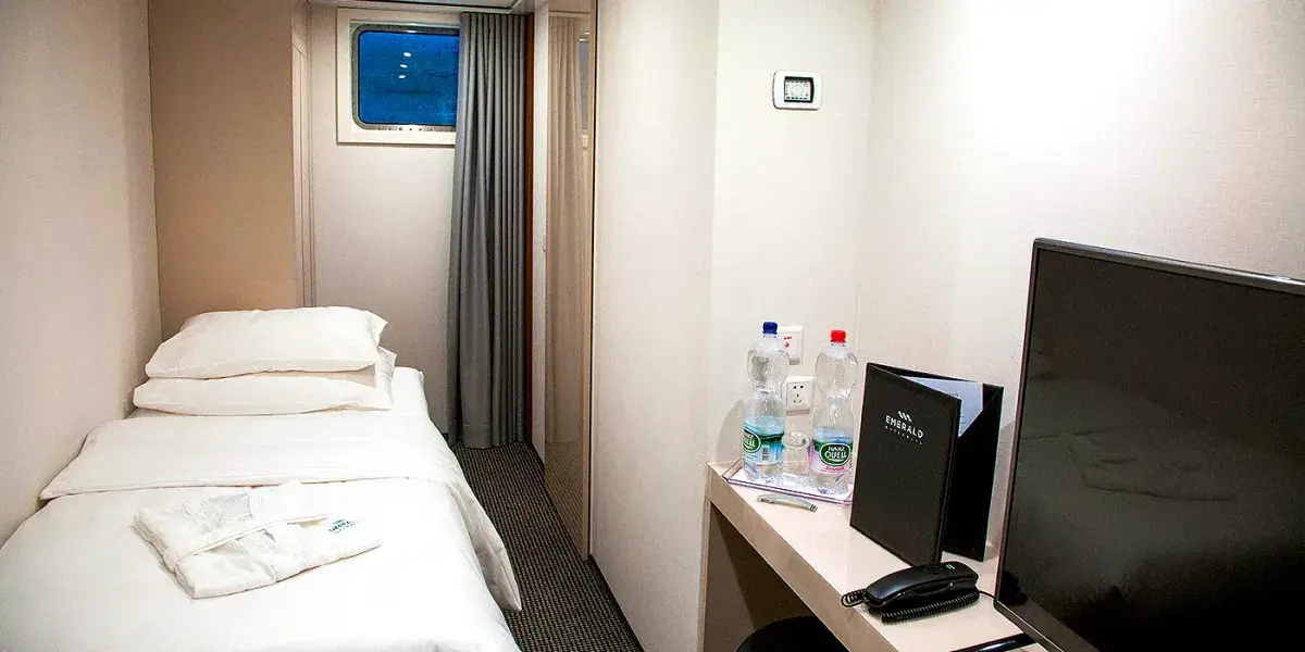 Emerald Star-Ships: Emerald Single Stateroom
