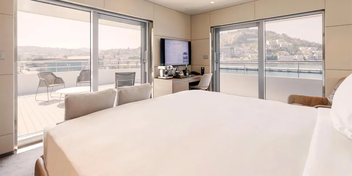 Emerald Yachts Terrace Suite interior
