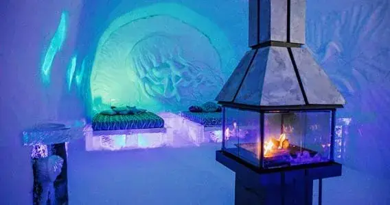 Hotel de Glace: Themed Suite with Fireplace (2 Beds)