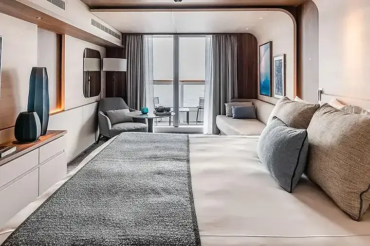Le Commandant Charcot Deluxe Suite interior