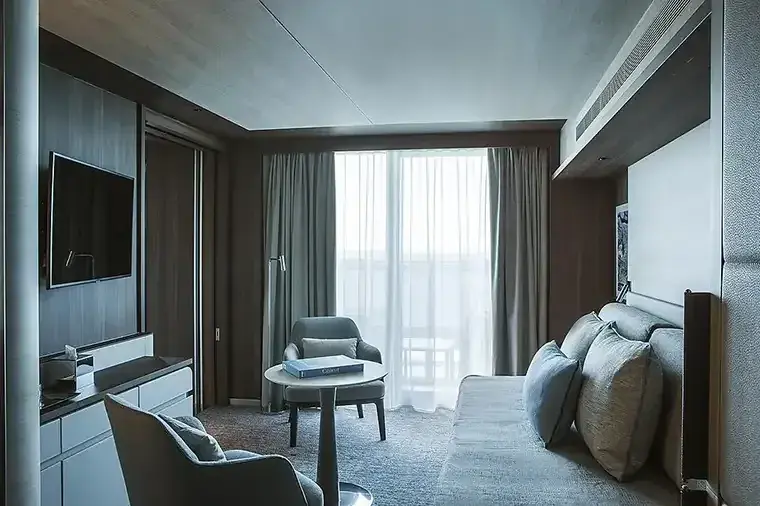 Le Commandant Charcot Prestige Suite interior