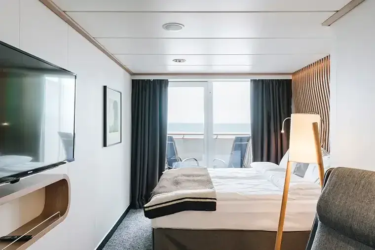 MS Fridtjof Nansen: XT Outside Cabin with Balcony
