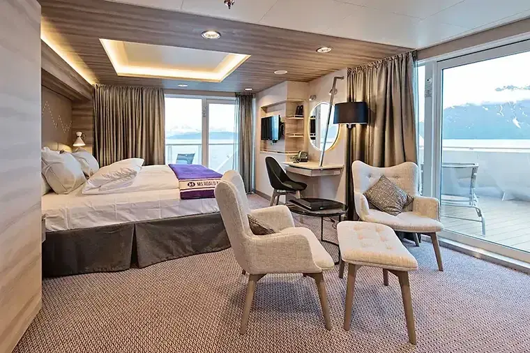 MS Roald Amundsen: MC Expedition Corner Suite