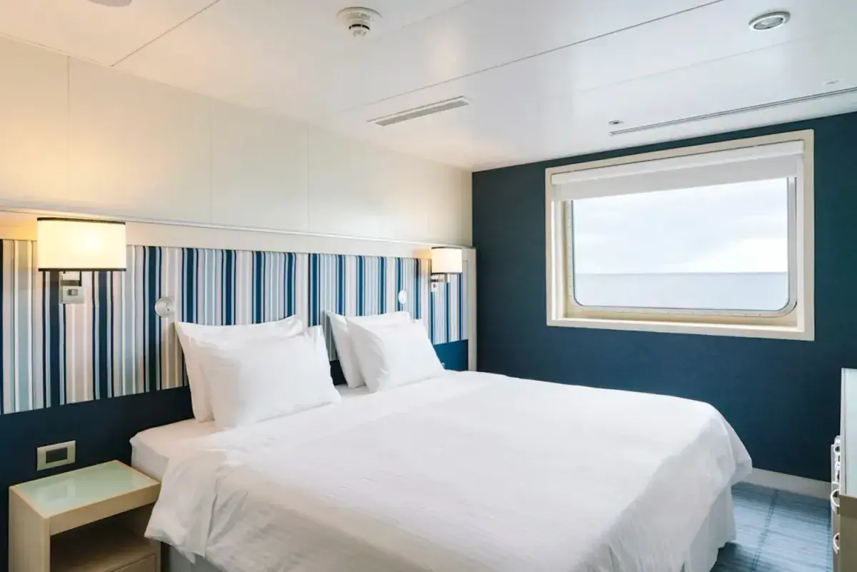 MS Santa Cruz II: Explorer Cabins