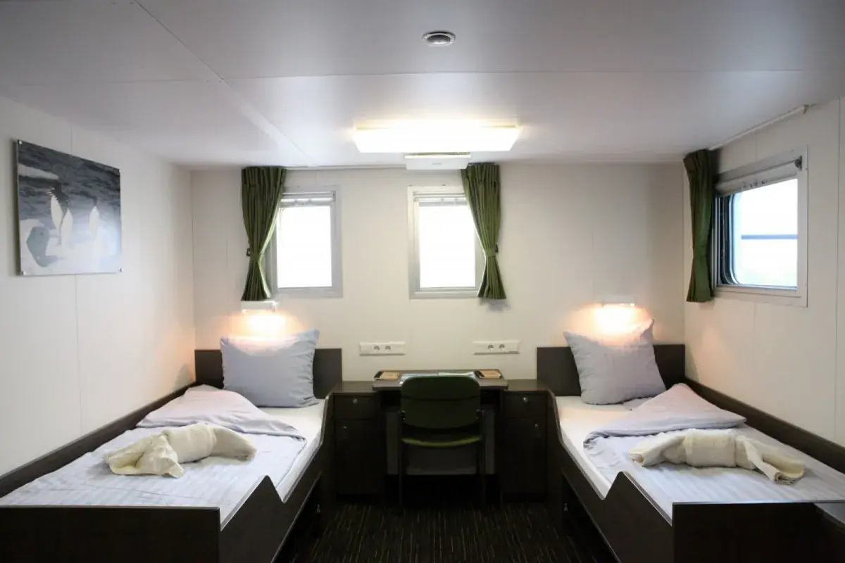 Twin Deluxe cabin aboard MV Ortelius and MV Plancius
