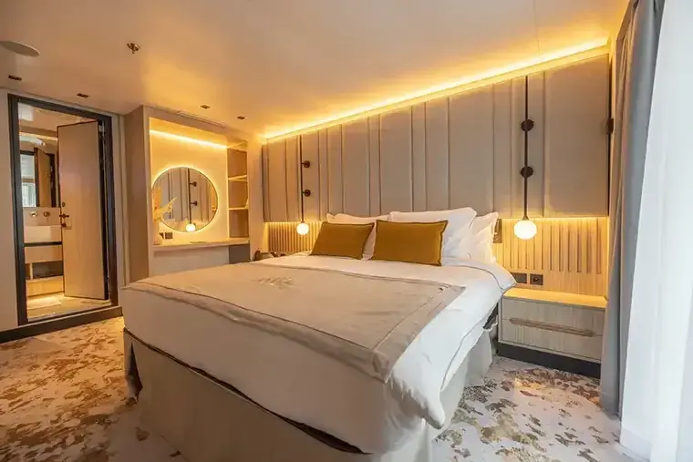 Swan Hellenic SH Diana Suite interior