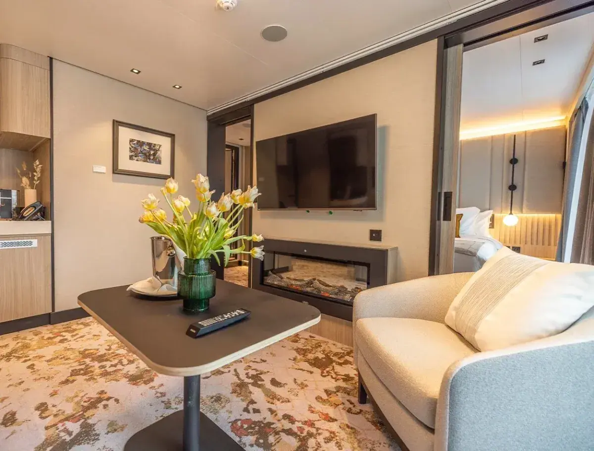 Swan Hellenic HS Minerva suite