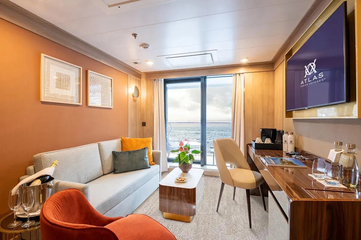 World Voyager: Discovery Suite