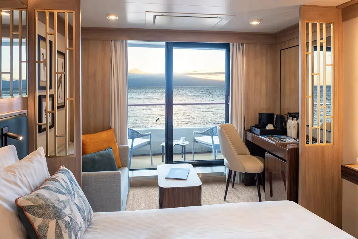 World Voyager: Veranda Suite
