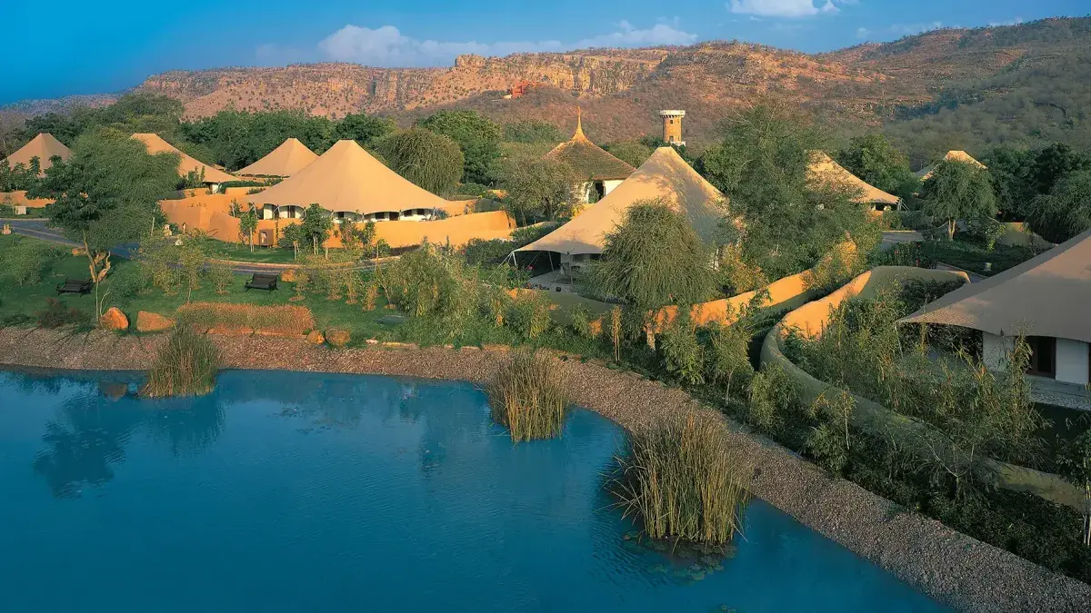 Aerial of the Oberoi Vanyavilas, Ranthambhore
