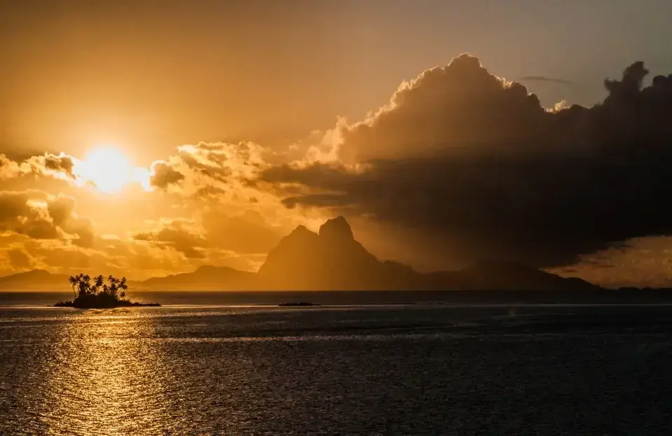 An ocean sunset in Bora Bora