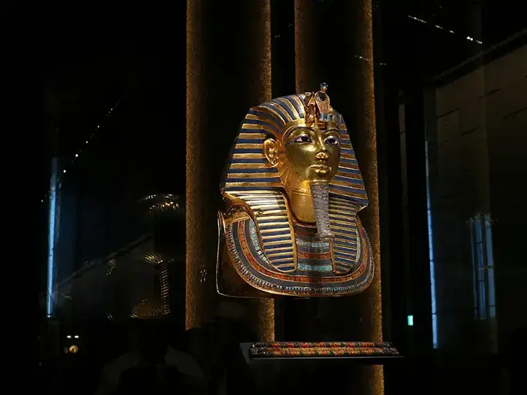 King Tutankhamun gold mask