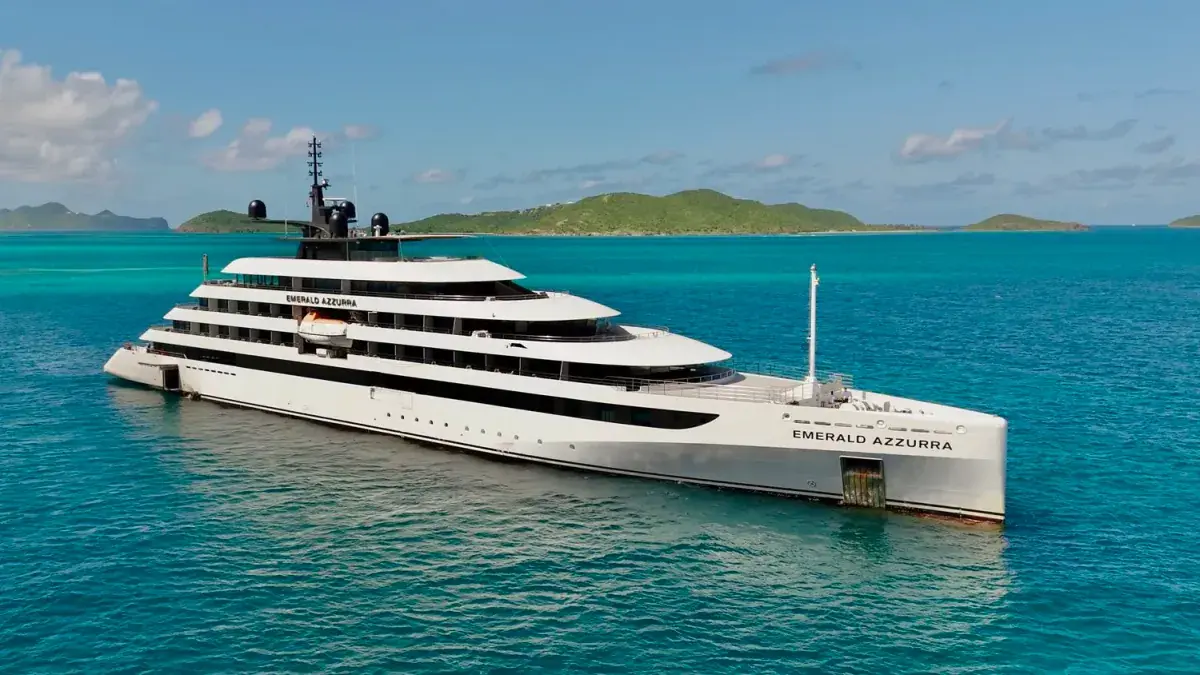 Emerald luxury yacht in the Caribbean