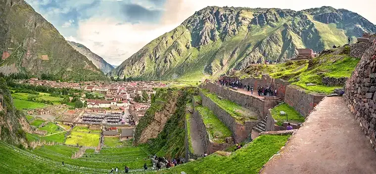 Ollantaytambo fortress stone stairs