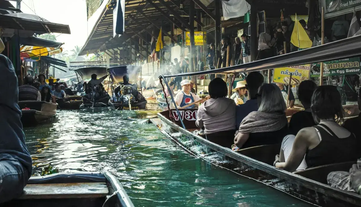 Damnoen Saduak floating market